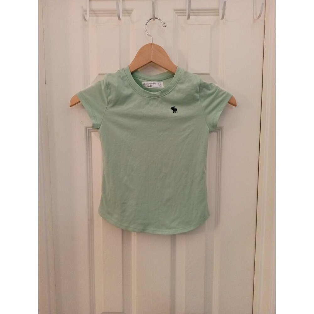 Girls Abercrombie Kids Light Green Soft Embroidered Logo T-shirt Size 5/6
